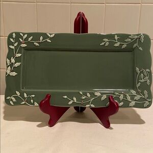 🩷 October Hill Christmas Holly Rectangular Ceramic Plate